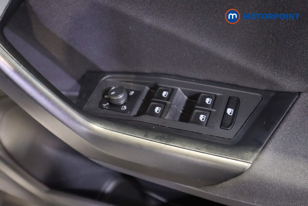 Volkswagen T-Roc Life Manual Petrol SUV - Stock Number (1584012) - 11th supplementary image