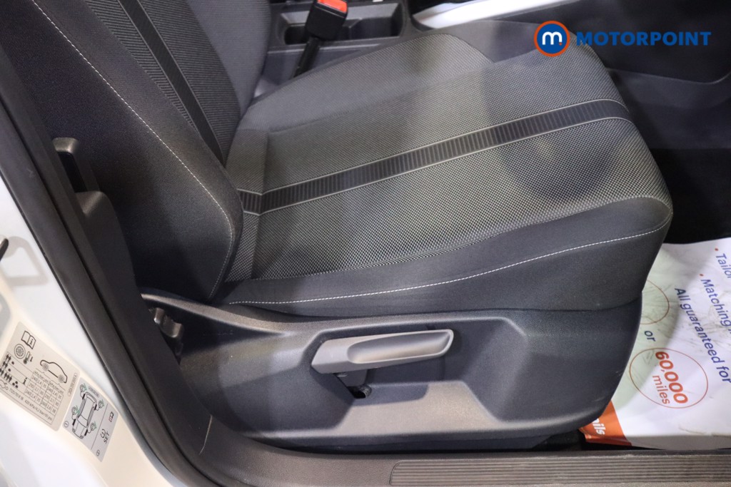 Volkswagen T-Roc Life Manual Petrol SUV - Stock Number (1584012) - 16th supplementary image