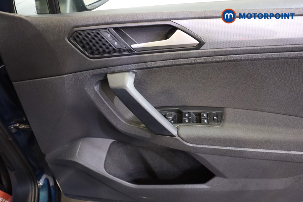 Volkswagen Tiguan Life Manual Petrol SUV - Stock Number (1584117) - 9th supplementary image