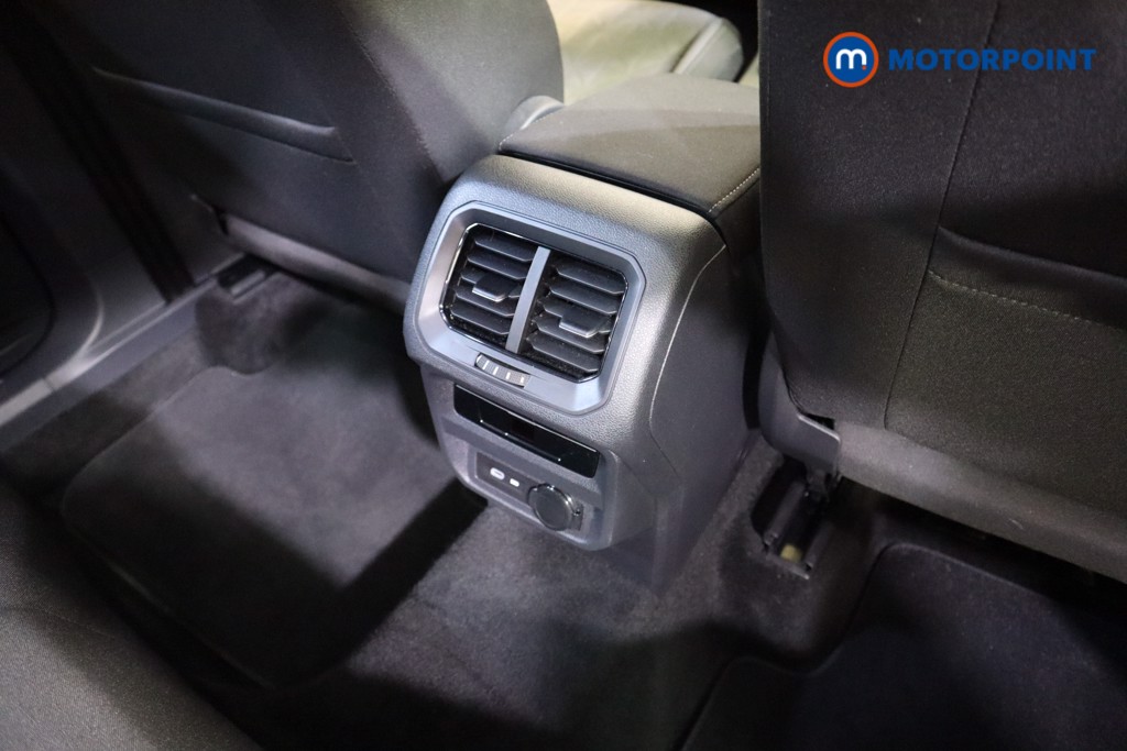 Volkswagen Tiguan Life Manual Petrol SUV - Stock Number (1584117) - 19th supplementary image