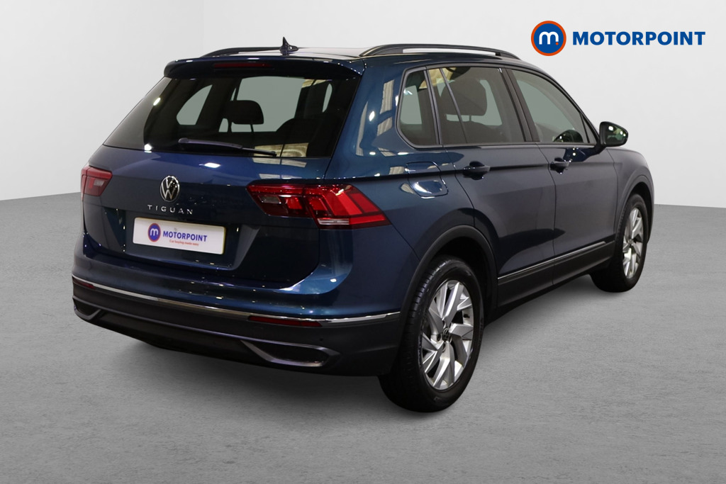 Volkswagen Tiguan Life Manual Petrol SUV - Stock Number (1584117) - Drivers side rear corner