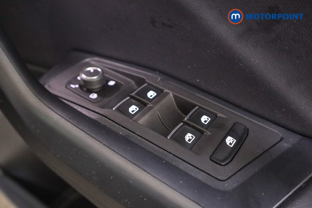 Volkswagen T-Roc R-Line Automatic Petrol SUV - Stock Number (1584438) - 13th supplementary image