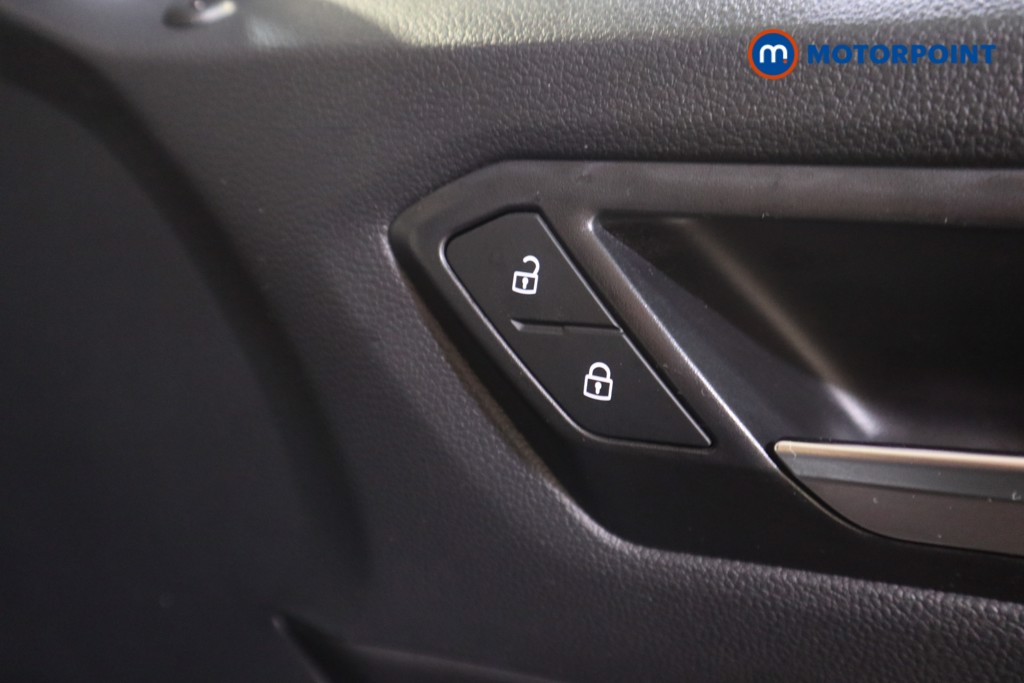 Volkswagen T-Roc R-Line Automatic Petrol SUV - Stock Number (1584438) - 14th supplementary image
