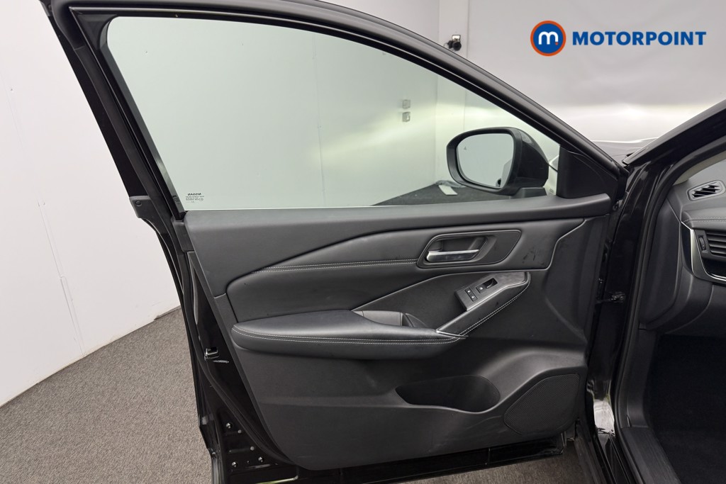 Nissan Qashqai N-Connecta Automatic Petrol SUV - Stock Number (1586102) - 3rd supplementary image