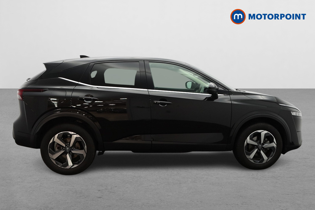 Nissan Qashqai N-Connecta Automatic Petrol SUV - Stock Number (1586102) - Drivers side