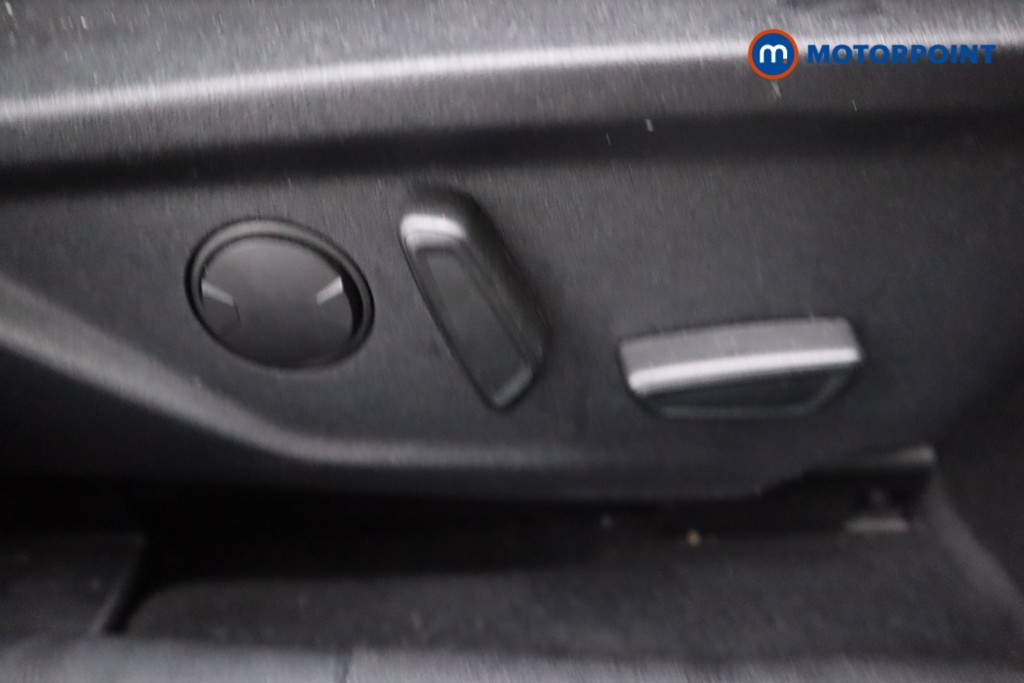 Ford Focus Active X Manual Petrol Hatchback - Stock Number (1586403) - 17th supplementary image