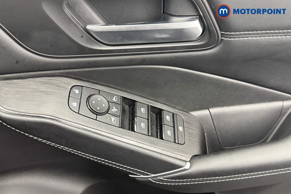 Nissan Qashqai Kuro Edition Automatic Petrol-Electric Hybrid SUV - Stock Number (1586423) - 14th supplementary image