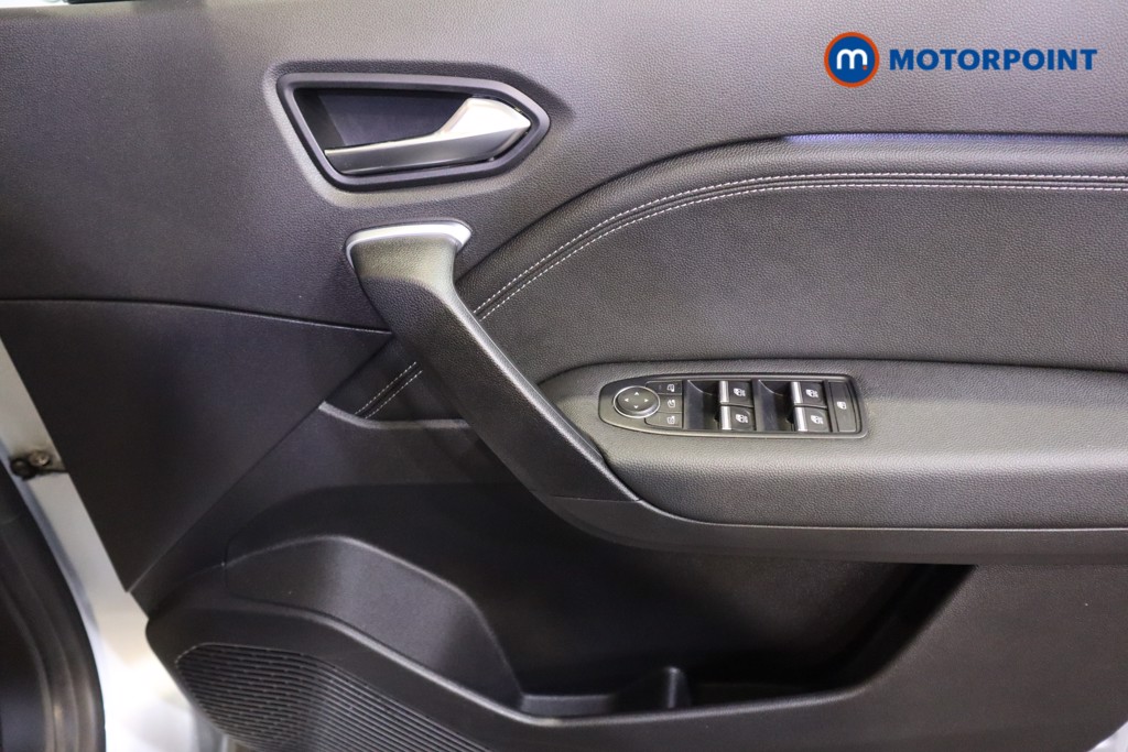 Renault Captur Techno Automatic Petrol Plug-In Hybrid SUV - Stock Number (1586801) - 8th supplementary image