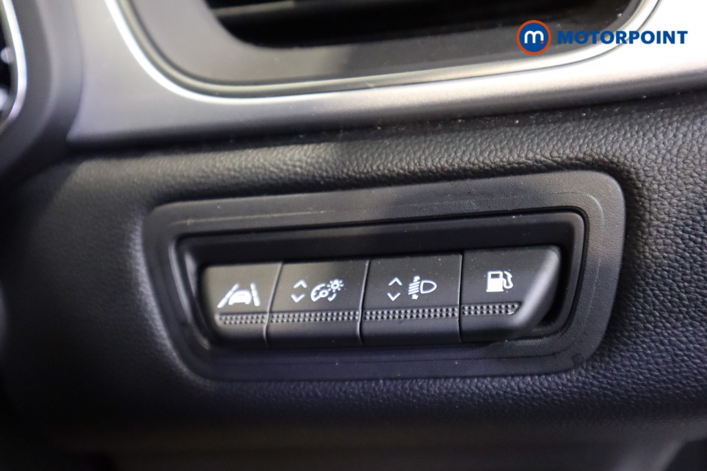 Renault Captur Techno Automatic Petrol Plug-In Hybrid SUV - Stock Number (1586801) - 11th supplementary image