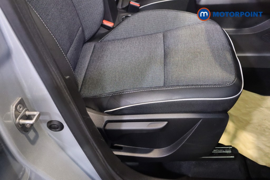 Renault Captur Techno Automatic Petrol Plug-In Hybrid SUV - Stock Number (1586801) - 15th supplementary image