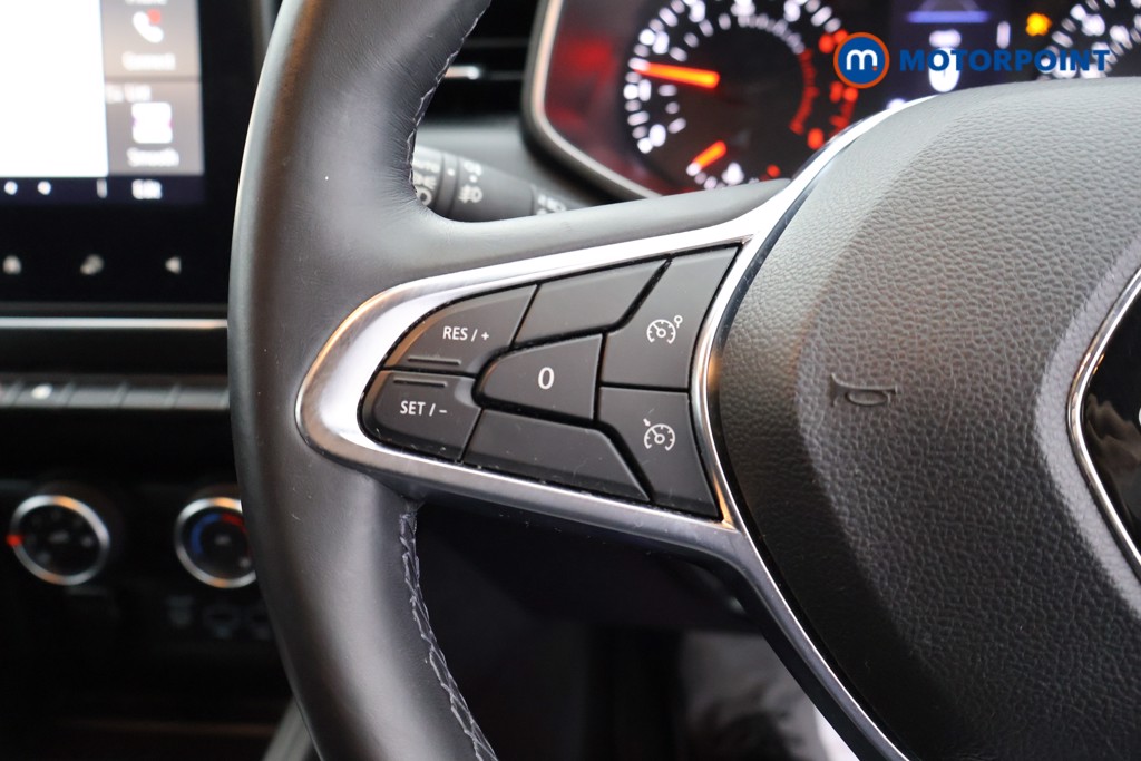 Renault Clio Iconic Manual Petrol Hatchback - Stock Number (1586895) - 2nd supplementary image