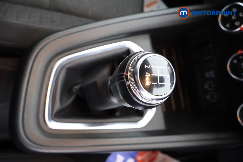 Renault Clio Iconic Manual Petrol Hatchback - Stock Number (1586895) - 10th supplementary image