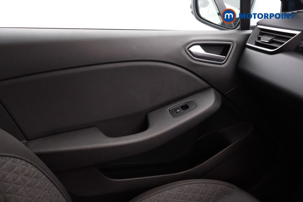 Renault Clio Iconic Manual Petrol Hatchback - Stock Number (1586895) - 15th supplementary image