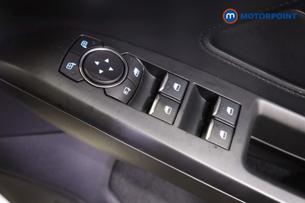 Ford Focus Titanium X Automatic Diesel Hatchback - Stock Number (1586945) - 11th supplementary image