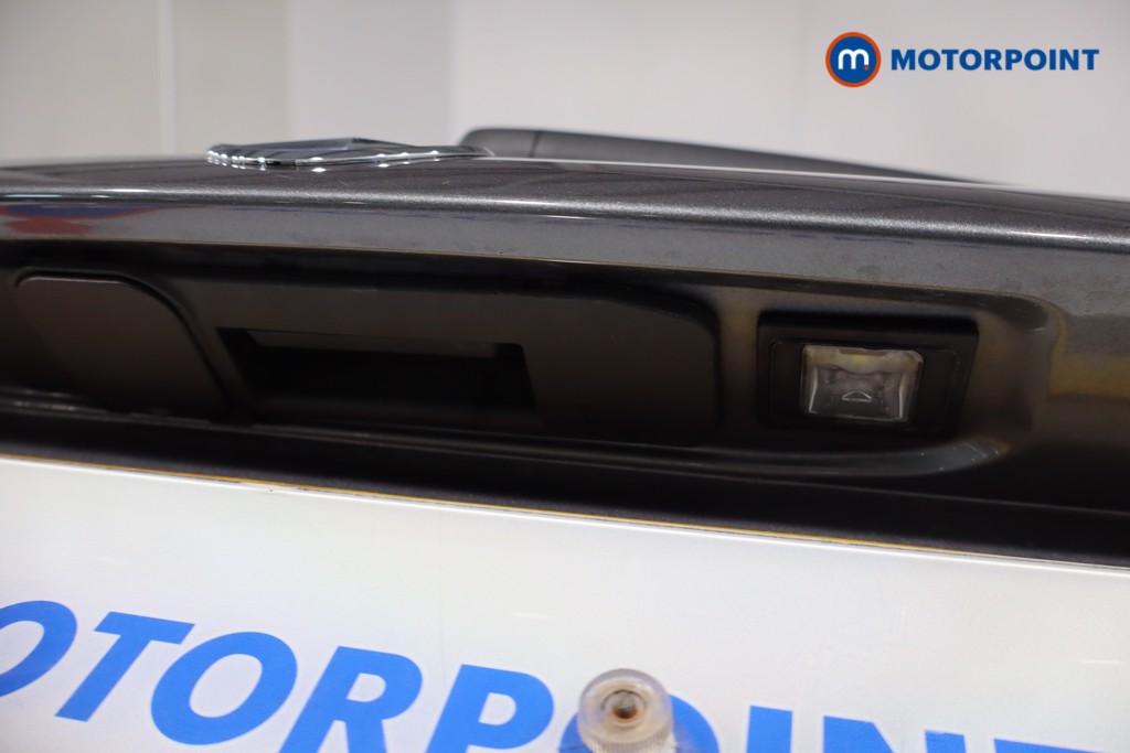 Mercedes-Benz A Class Executive Edition Automatic Petrol Hatchback - Stock Number (1587001) - 33rd supplementary image