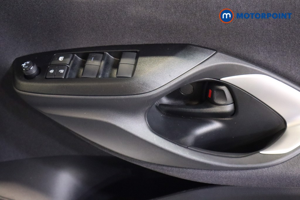 Toyota Yaris Icon Automatic Petrol-Electric Hybrid Hatchback - Stock Number (1587138) - 10th supplementary image