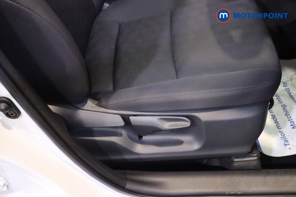 Toyota Yaris Icon Automatic Petrol-Electric Hybrid Hatchback - Stock Number (1587138) - 15th supplementary image