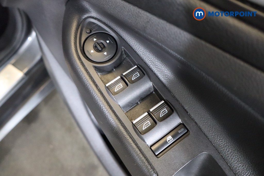 Ford Kuga St-Line Edition Manual Petrol SUV - Stock Number (1537585) - 19th supplementary image