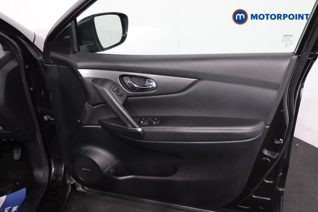Nissan Qashqai Tekna-Plus Manual Petrol SUV - Stock Number (1547212) - 1st supplementary image