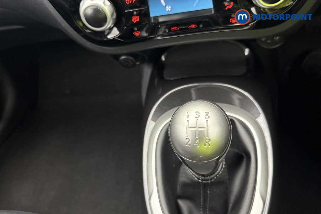 Nissan Juke Tekna Manual Petrol SUV - Stock Number (1567915) - 19th supplementary image
