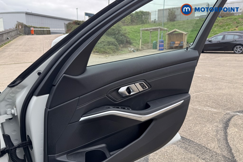 BMW 3 Series M Sport Automatic Petrol Saloon - Stock Number (1567918) - 15th supplementary image