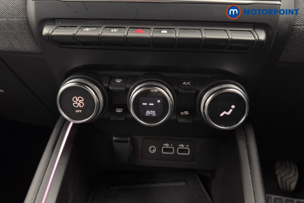 Renault Clio Techno Manual Petrol Hatchback - Stock Number (1570191) - 12th supplementary image