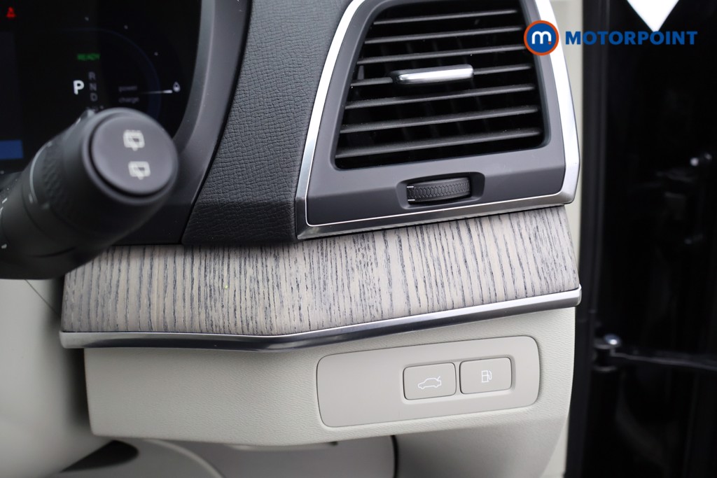 Volvo Xc90 Core Automatic Petrol Plug-In Hybrid SUV - Stock Number (1575764) - 7th supplementary image