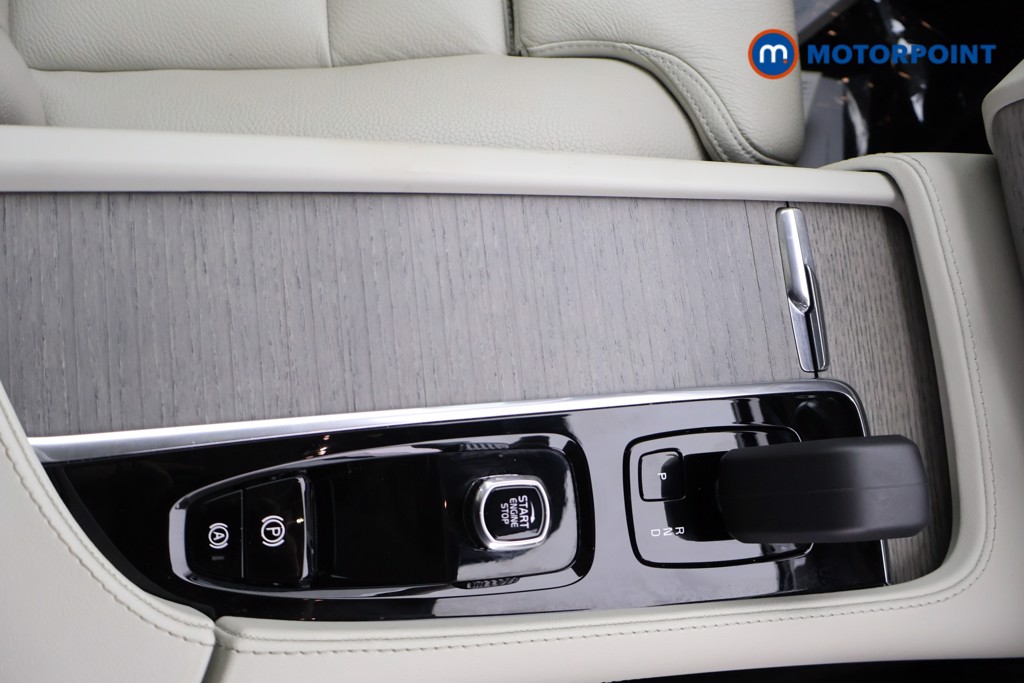 Volvo Xc90 Core Automatic Petrol Plug-In Hybrid SUV - Stock Number (1575764) - 11th supplementary image