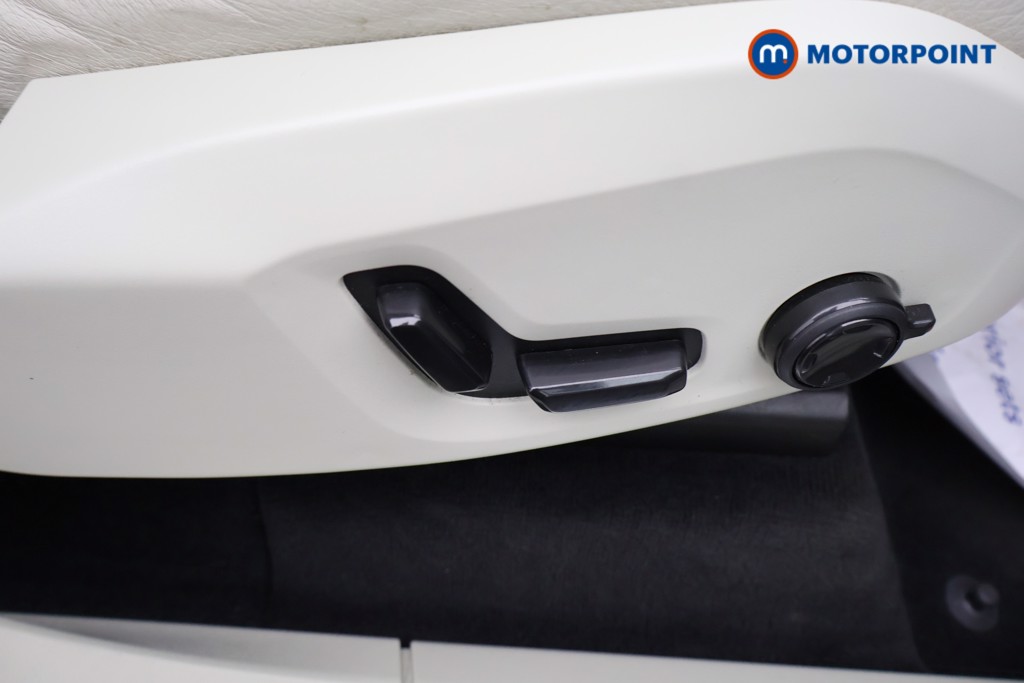 Volvo Xc90 Core Automatic Petrol Plug-In Hybrid SUV - Stock Number (1575764) - 18th supplementary image