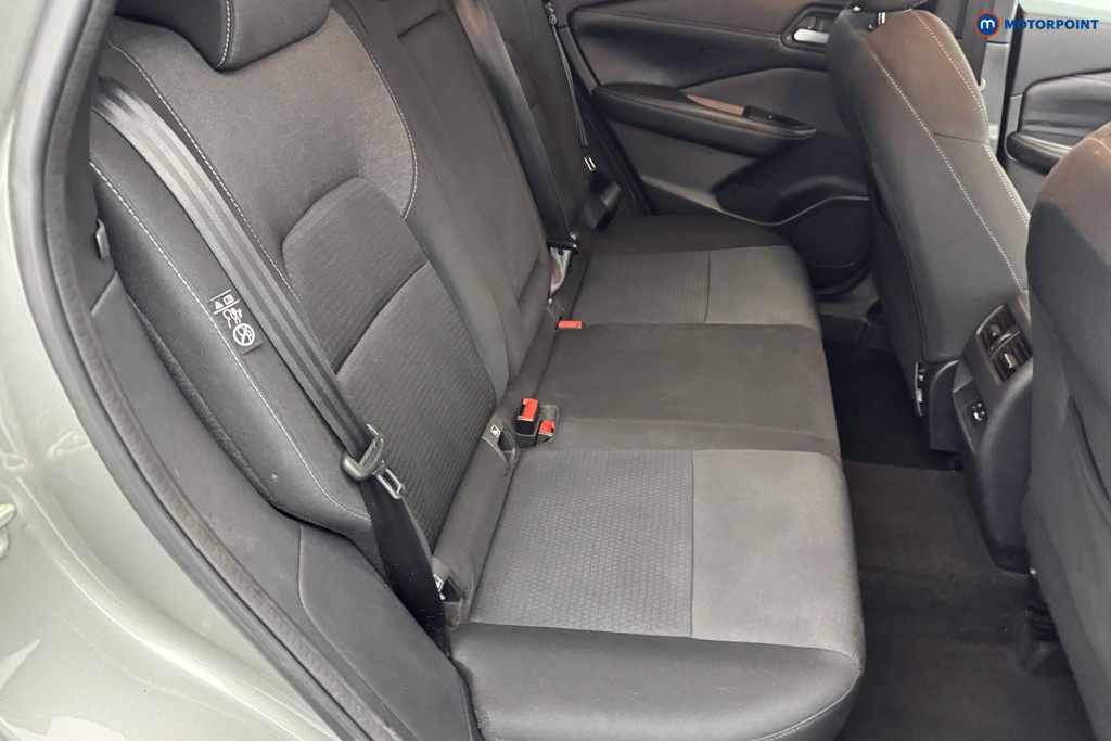 Nissan Qashqai N-Connecta Manual Petrol SUV - Stock Number (1577669) - 4th supplementary image