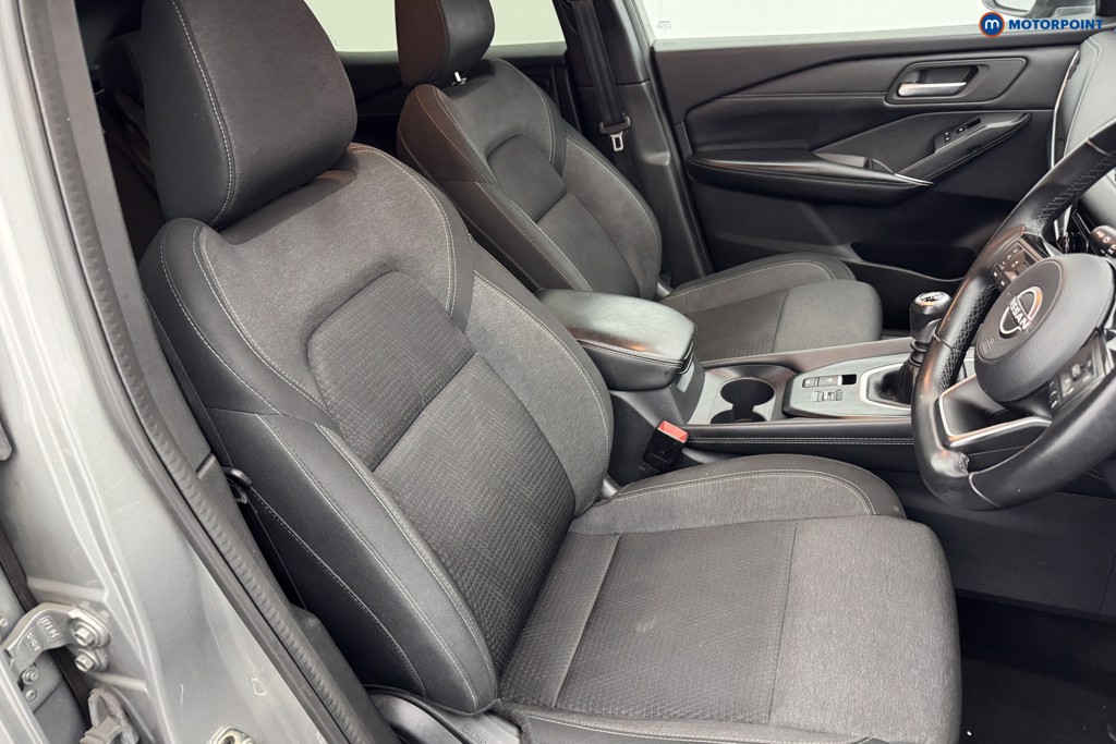 Nissan Qashqai N-Connecta Manual Petrol SUV - Stock Number (1577669) - 5th supplementary image