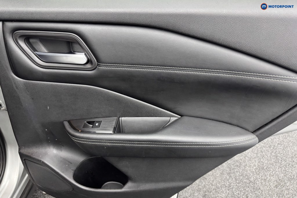 Nissan Qashqai N-Connecta Manual Petrol SUV - Stock Number (1577669) - 24th supplementary image