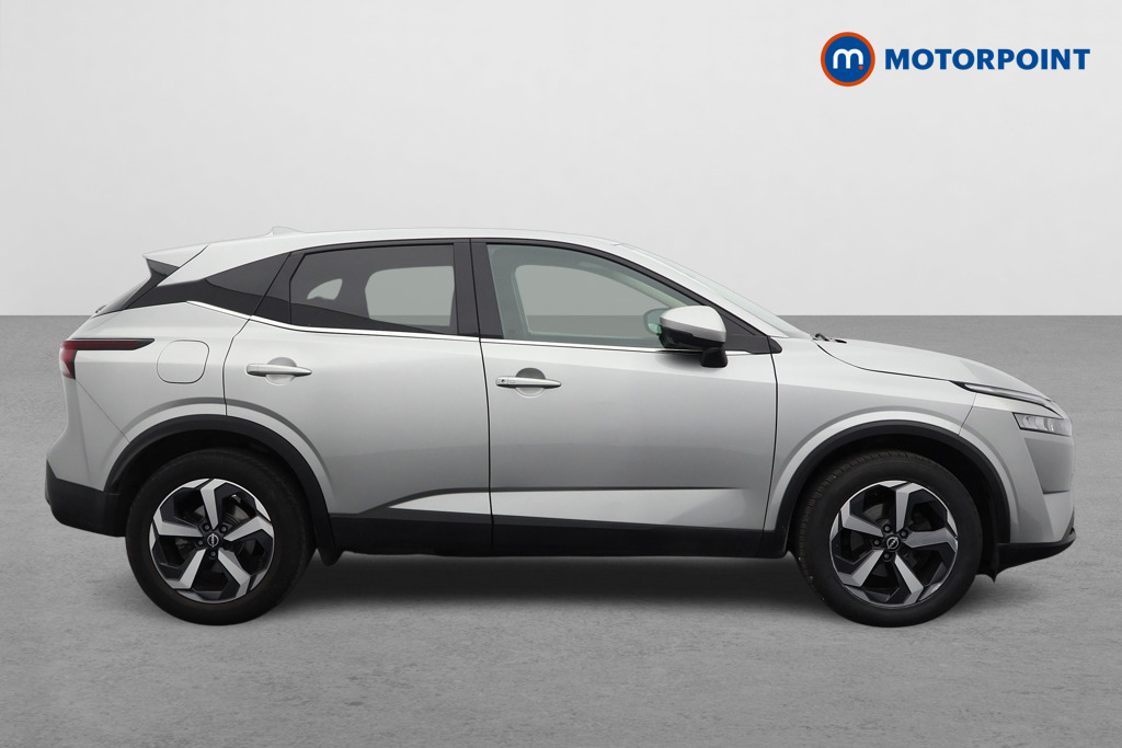 Nissan Qashqai N-Connecta Manual Petrol SUV - Stock Number (1577669) - Drivers side