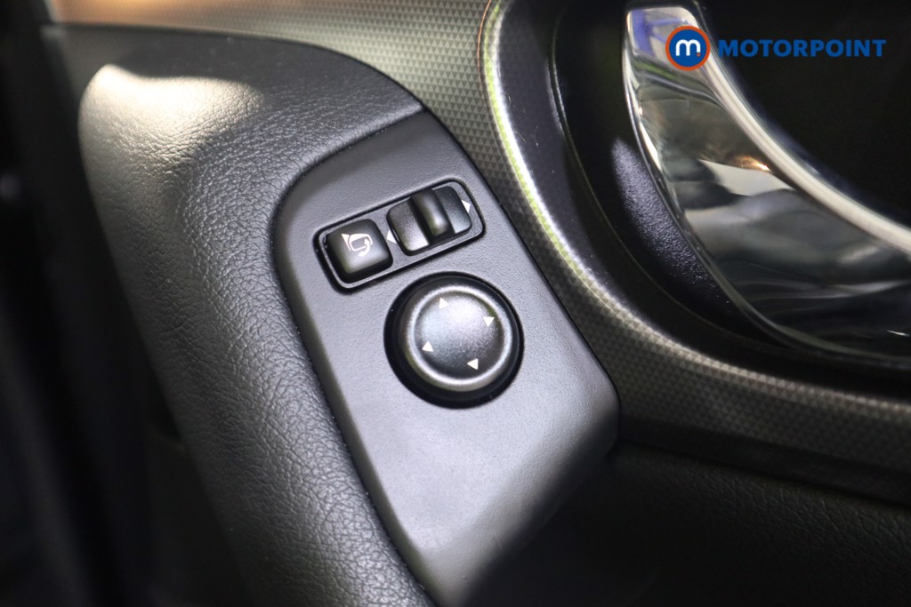 Nissan Qashqai Tekna Manual Petrol SUV - Stock Number (1578268) - 12th supplementary image