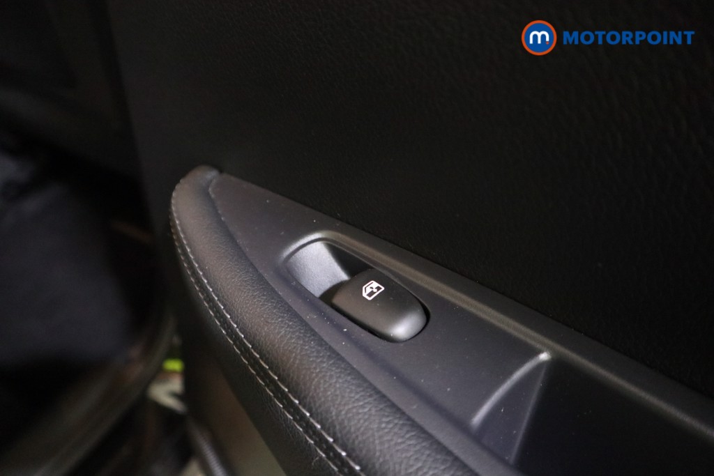 Nissan Qashqai Tekna Manual Petrol SUV - Stock Number (1578268) - 20th supplementary image