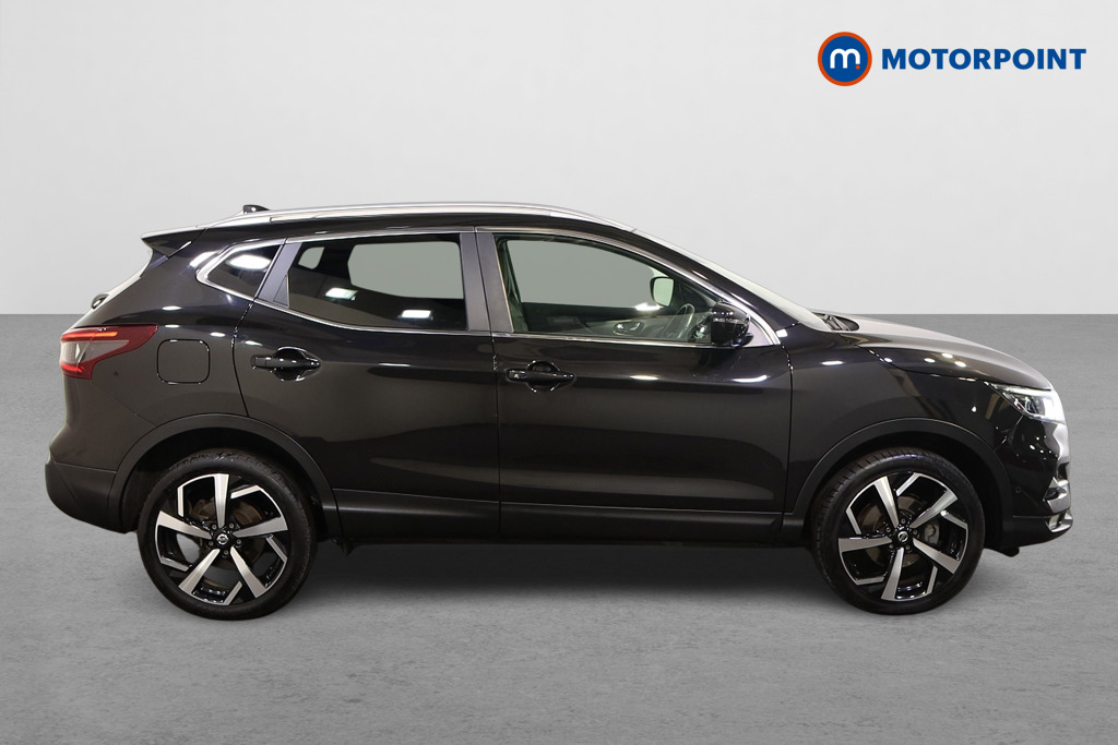 Nissan Qashqai Tekna Manual Petrol SUV - Stock Number (1578268) - Drivers side