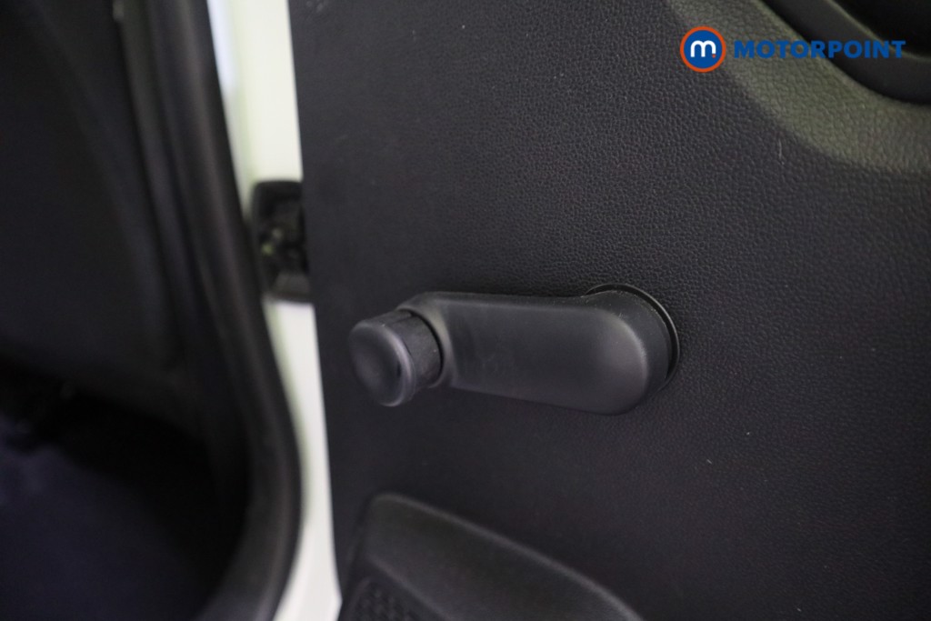 Dacia Sandero Essential Manual Petrol Hatchback - Stock Number (1579292) - 16th supplementary image