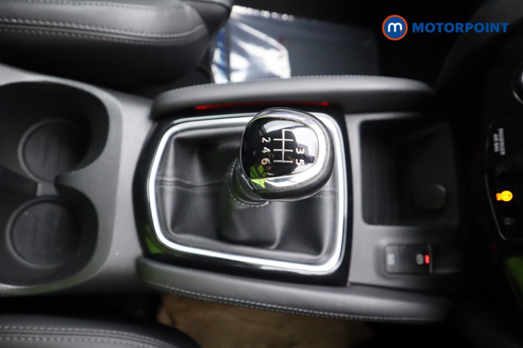 Nissan Qashqai Tekna Manual Diesel SUV - Stock Number (1579513) - 4th supplementary image