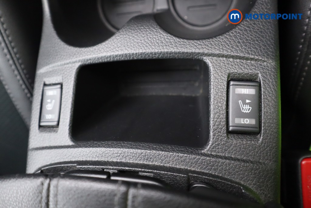 Nissan Qashqai Tekna Manual Diesel SUV - Stock Number (1579513) - 5th supplementary image