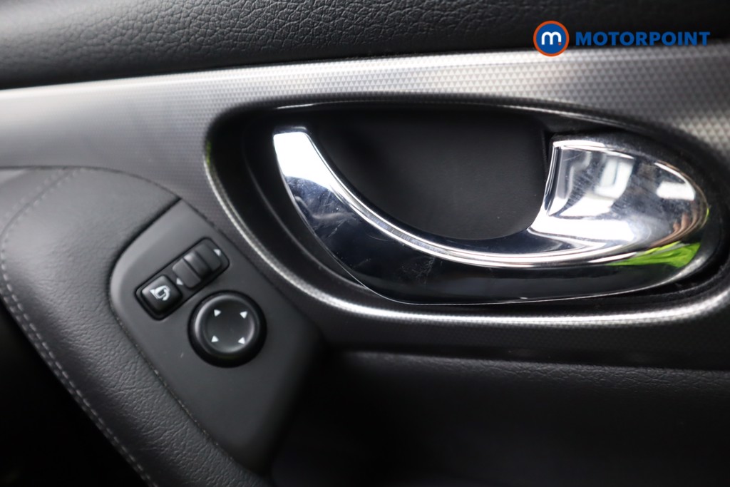 Nissan Qashqai Tekna Manual Diesel SUV - Stock Number (1579513) - 10th supplementary image