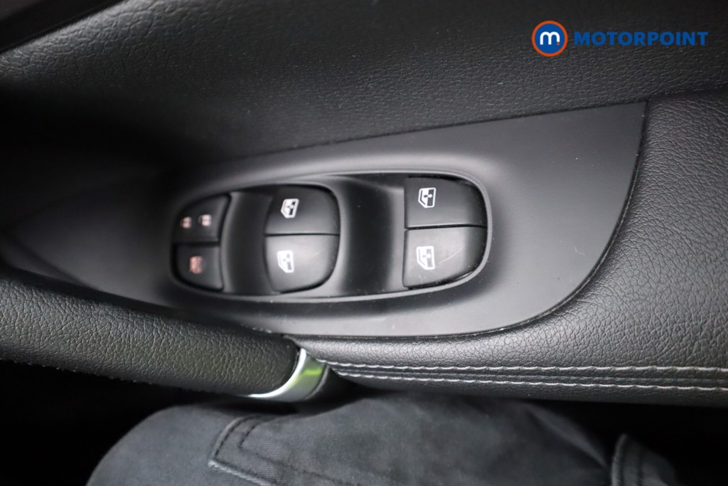 Nissan Qashqai Tekna Manual Diesel SUV - Stock Number (1579513) - 11th supplementary image
