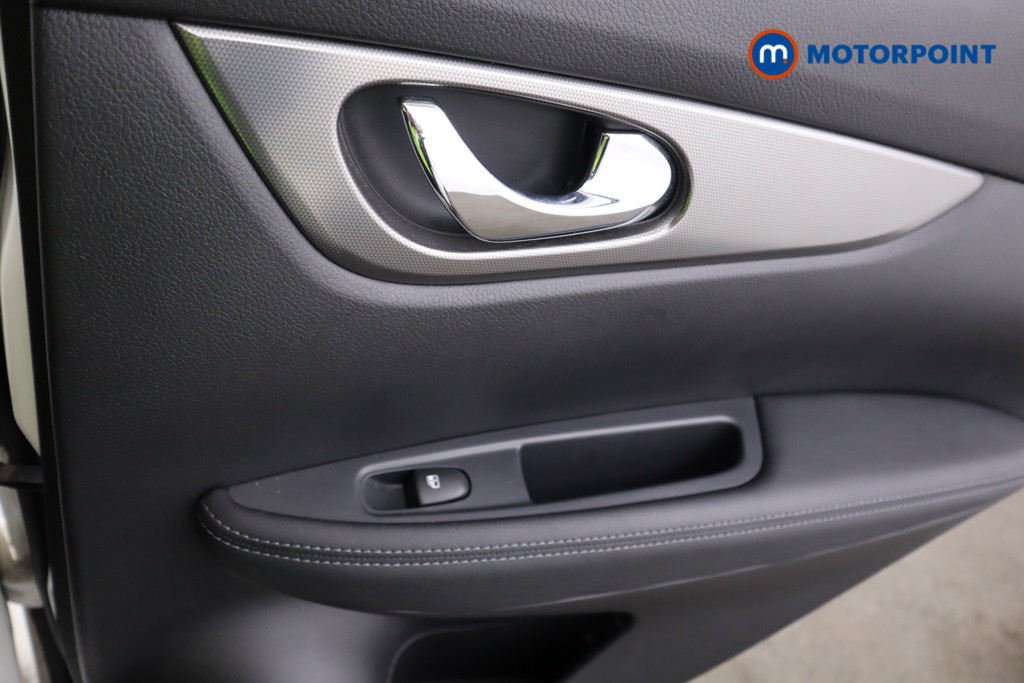 Nissan Qashqai Tekna Manual Diesel SUV - Stock Number (1579513) - 19th supplementary image