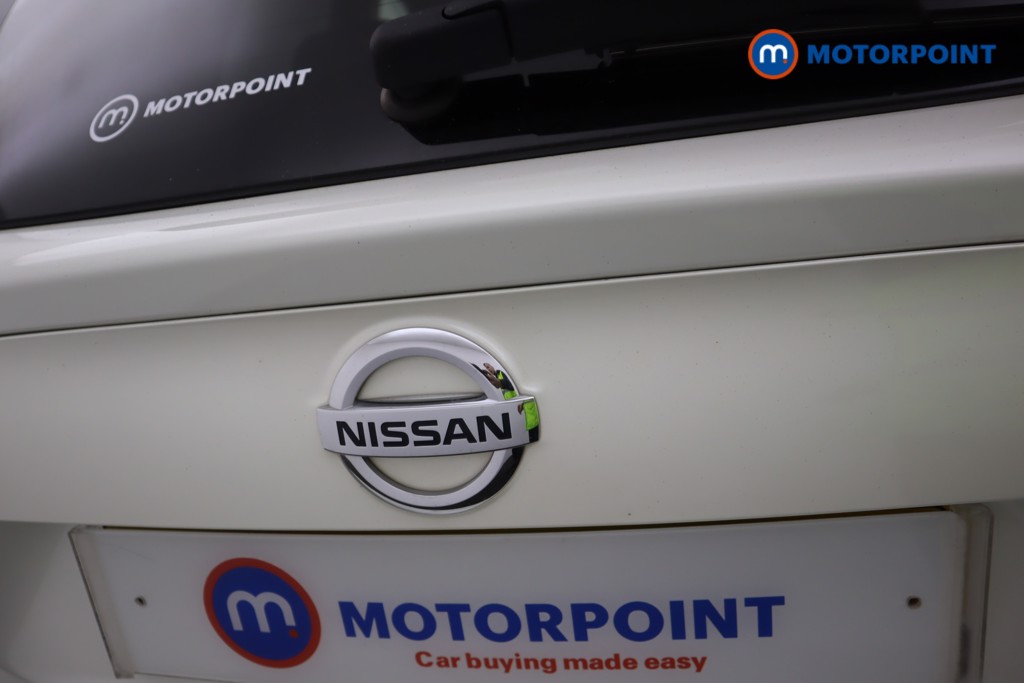 Nissan Qashqai Tekna Manual Diesel SUV - Stock Number (1579513) - 23rd supplementary image