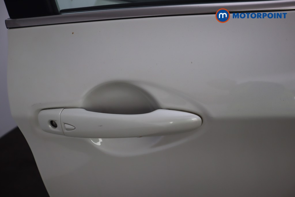 Nissan Qashqai Tekna Manual Diesel SUV - Stock Number (1579513) - 25th supplementary image