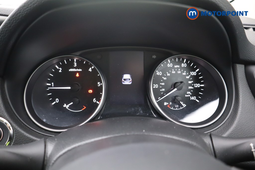 Nissan Qashqai Tekna Manual Diesel SUV - Stock Number (1579513) - 1st supplementary image