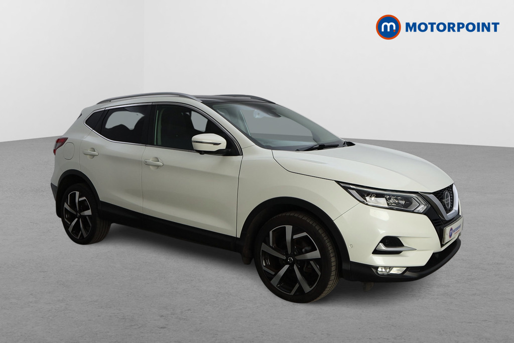 Nissan Qashqai Tekna Manual Diesel SUV - Stock Number (1579513) - Drivers side front corner