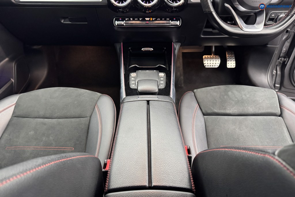Mercedes-Benz GLB Amg Line Automatic Petrol SUV - Stock Number (1579983) - 10th supplementary image