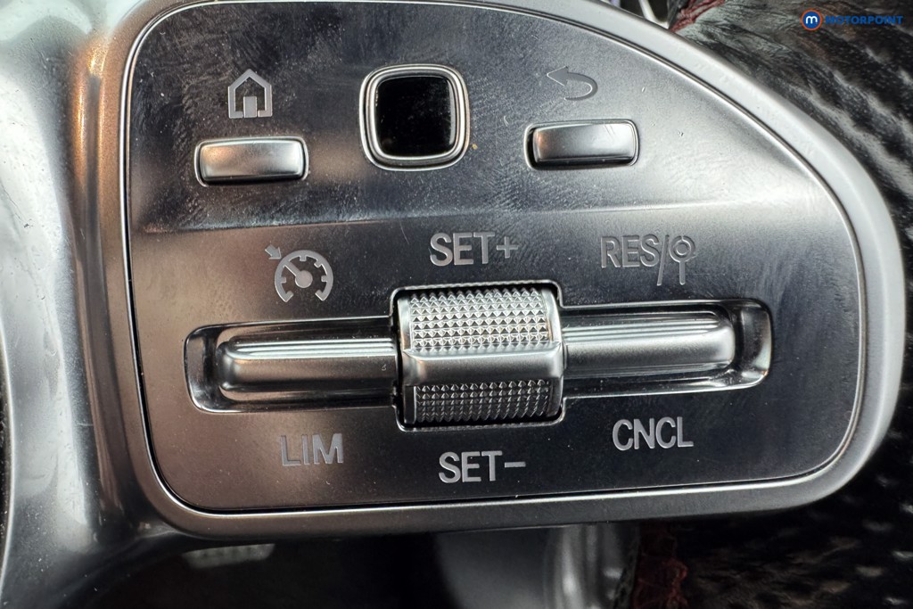 Mercedes-Benz GLB Amg Line Automatic Petrol SUV - Stock Number (1579983) - 18th supplementary image
