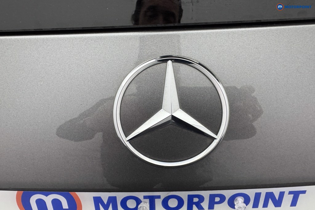 Mercedes-Benz GLB Amg Line Automatic Petrol SUV - Stock Number (1579983) - 30th supplementary image
