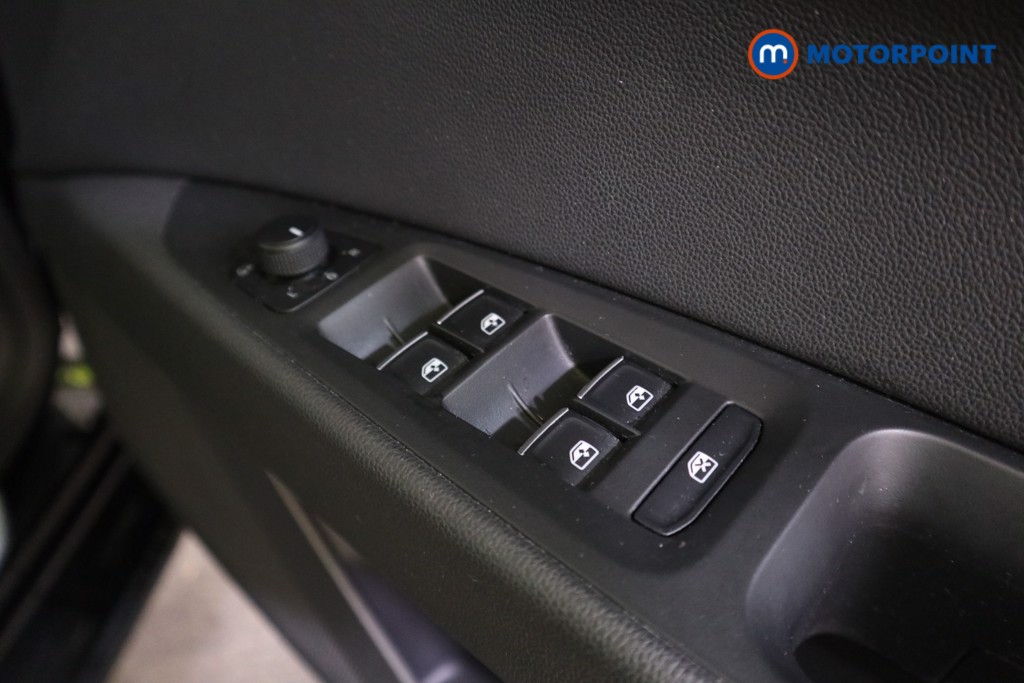 Seat Leon Fr Black Edition Automatic Petrol Hatchback - Stock Number (1580009) - 13th supplementary image
